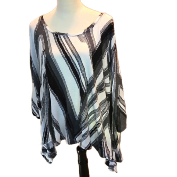 Simply Vera Vera Wang Asymmetrical Black & Gray Roman Stripes Shark Bite Size 2X - Picture 1 of 9